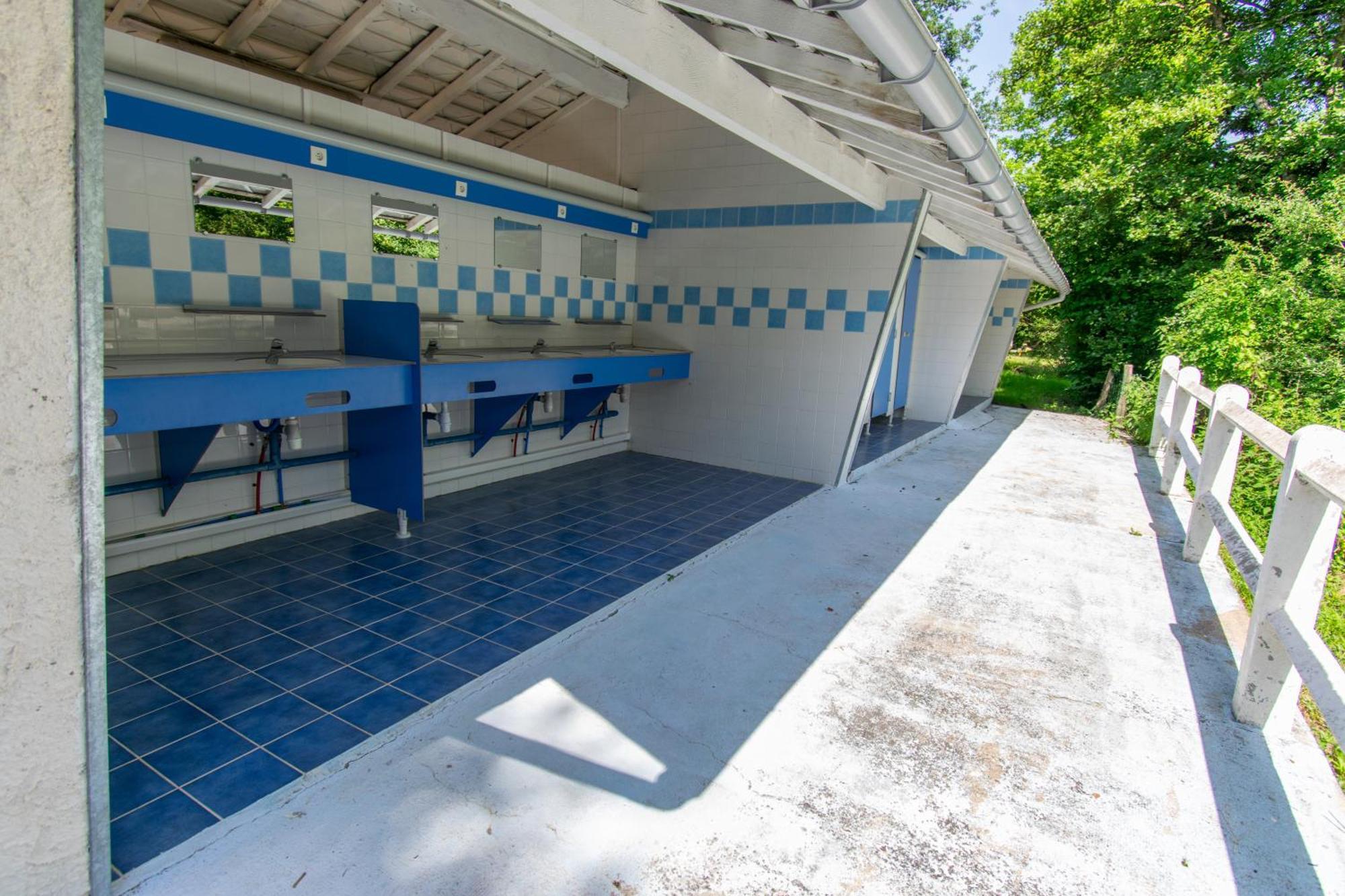 Camping Des Bains Saint-Honoré エクステリア 写真